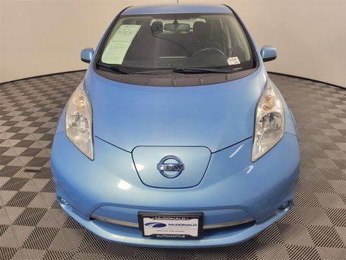 Used 2015 Nissan Leaf SV image 2