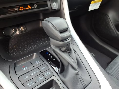 New 2025 Toyota RAV4 LE image 27