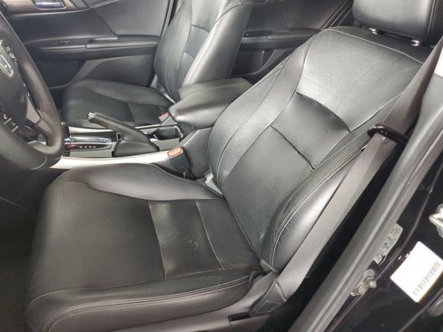 Used 2017 Honda Accord Touring image 12