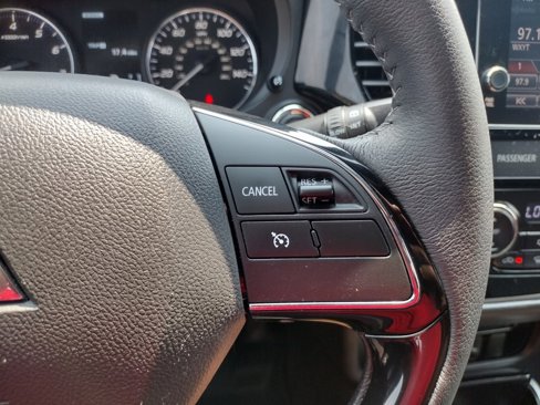 Used 2018 Mitsubishi Outlander LE image 21