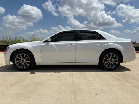 Used 2014 Chrysler 300 S image 4