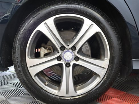 Used 2017 Mercedes-Benz E 300 4MATIC image 25