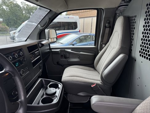 Used 2008 Chevrolet Express 3500 image 15