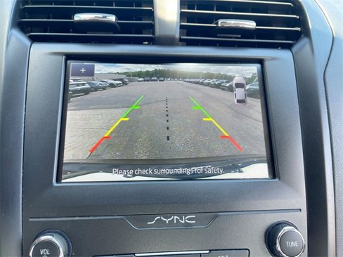Used 2020 Ford Fusion SE w/ Equipment Group 151A image 14