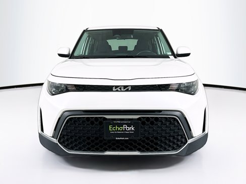 Used 2023 Kia Soul LX w/ LX Technology Package image 2