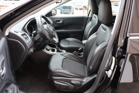 Used 2019 Jeep Compass Latitude w/ Cold Weather Group image 8