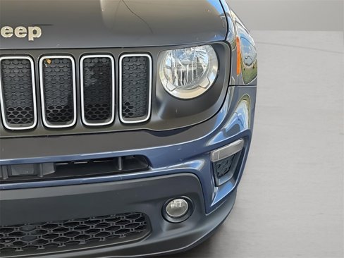 Used 2022 Jeep Renegade Latitude image 3