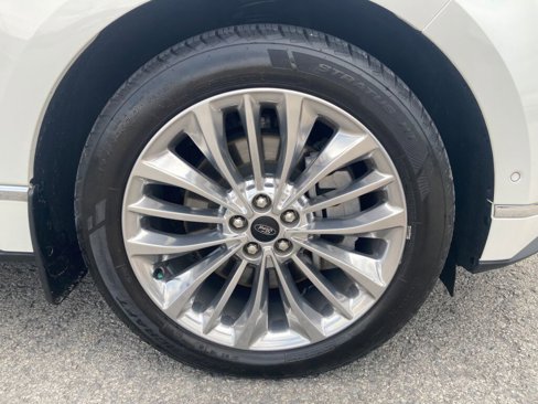 Used 2021 Ford Edge Titanium w/ Equipment Group 301A image 9
