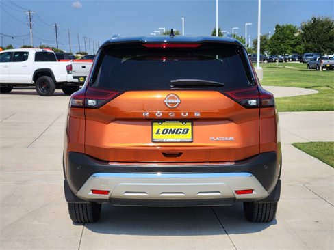 Used 2022 Nissan Rogue Platinum w/ Head-Up Display Package image 6