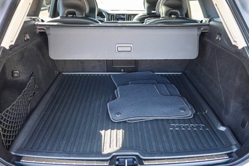 Used 2023 Volvo XC60 B5 Ultimate w/ Climate Package image 24