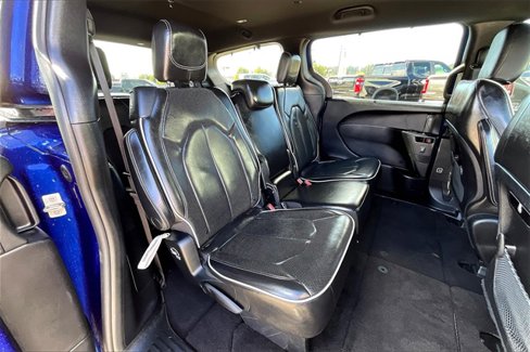 Used 2019 Chrysler Pacifica Limited image 27