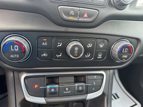 Certified 2024 GMC Terrain SLT image 26