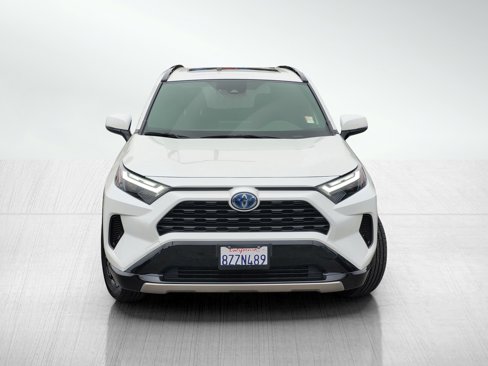 Used 2022 Toyota RAV4 SE image 2