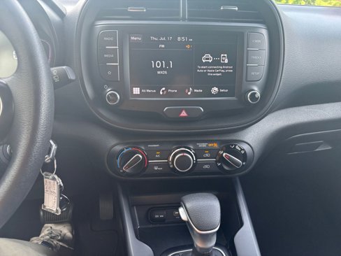 Used 2023 Kia Soul LX w/ LX Technology Package image 18