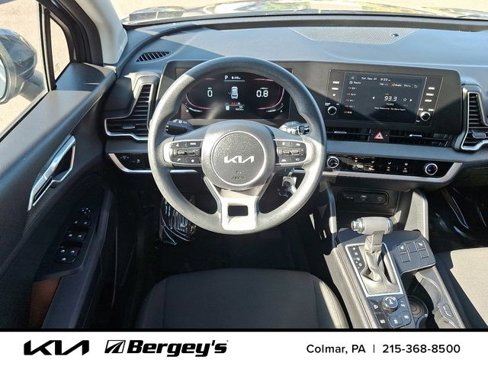 Used 2023 Kia Sportage LX image 10