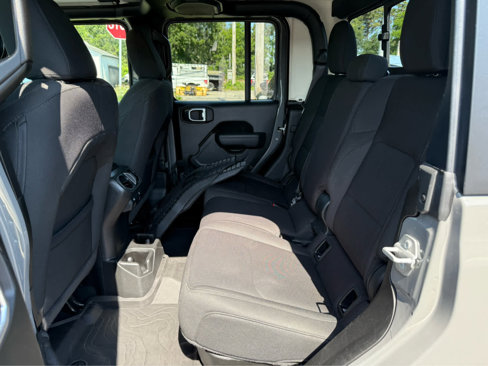 Certified 2022 Jeep Gladiator Sport image 24