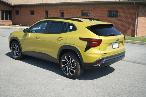 New 2024 Chevrolet Trax RS w/ Sunroof Package image 6