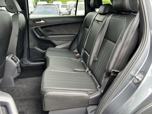 Used 2022 Volkswagen Tiguan SE R-Line image 23