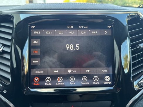Used 2019 Jeep Cherokee Limited image 31