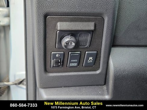 Used 2011 Nissan Rogue SV w/ SL Pkg image 24