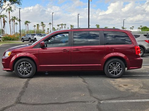 Used 2018 Dodge Grand Caravan SXT w/ Driver Convenience Group image 9