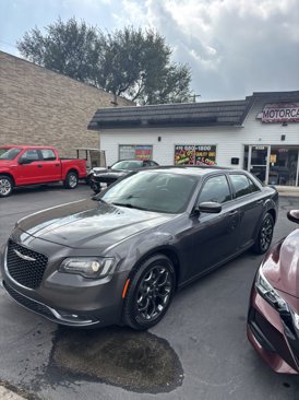 Used 2018 Chrysler 300 S image 3