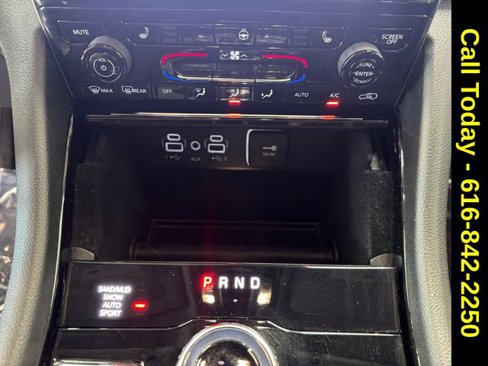 Used 2022 Jeep Grand Cherokee L Limited image 13