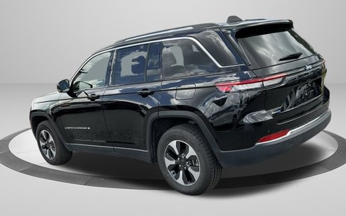 Used 2023 Jeep Grand Cherokee 4WD 4xe image 7