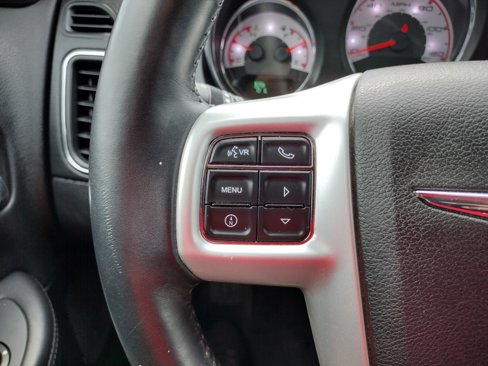 Used 2013 Chrysler 200 Touring image 20