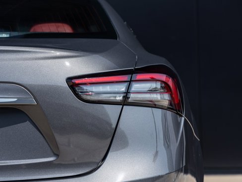 Used 2023 Maserati Ghibli Modena image 12