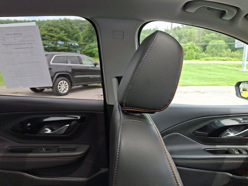 Used 2022 GMC Terrain AT4 w/ Infotainment Package II image 13