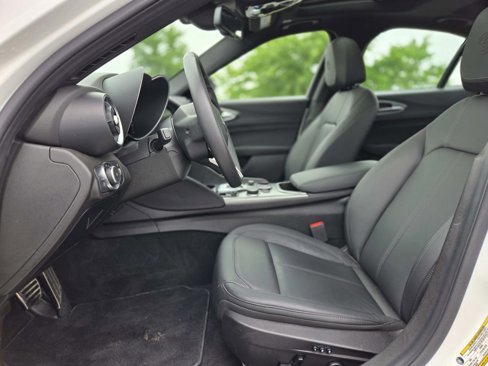 Used 2024 Alfa Romeo Giulia Ti image 13