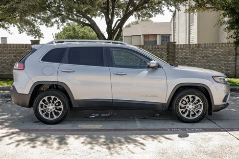 Used 2019 Jeep Cherokee Latitude Plus image 14