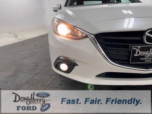 Used 2016 MAZDA MAZDA3 i Touring image 9