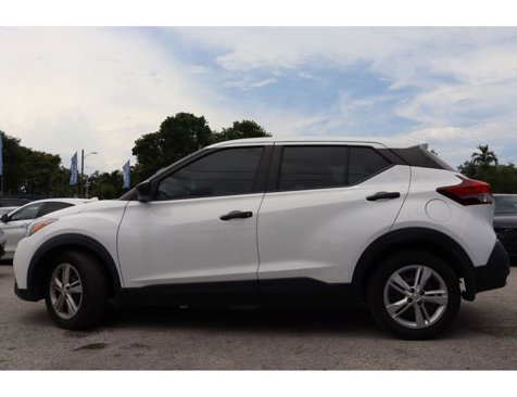 Used 2020 Nissan Kicks S image 3