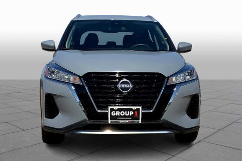 Used 2024 Nissan Kicks SV image 3