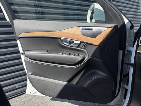 Used 2024 Volvo XC90 T8 Plus w/ Protection Package Premier image 14