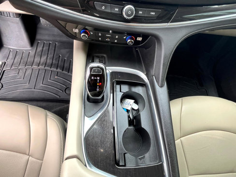 Used 2020 Buick Enclave Essence image 34
