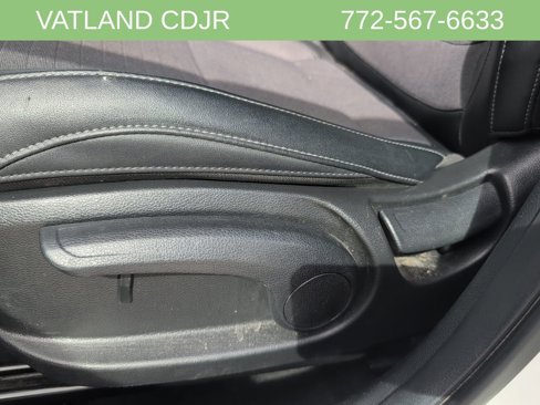 Used 2023 Kia Seltos S image 32