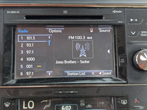 Used 2017 Toyota Avalon Limited image 24