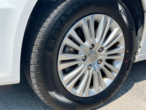 Used 2014 Chrysler Town & Country Limited w/ Luxury Group image 9