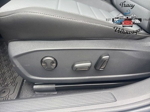 New 2025 Volkswagen Jetta SE image 5