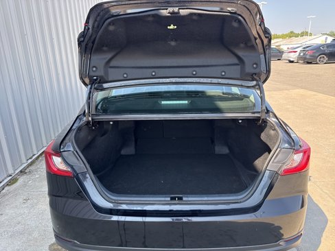 Used 2025 Toyota Camry LE image 45