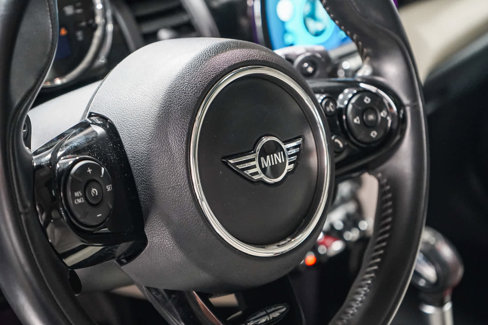 Used 2019 MINI Cooper S w/ Premium Package image 23