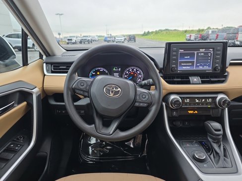 Used 2021 Toyota RAV4 XLE image 13