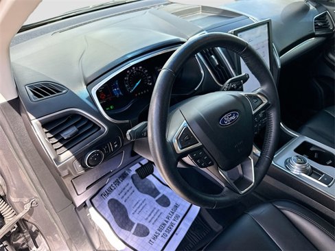 Used 2021 Ford Edge Titanium image 9