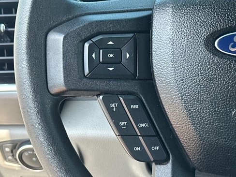 Used 2015 Ford F150 XLT image 24