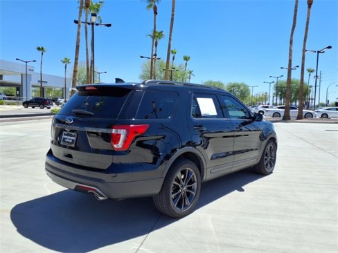 Used 2017 Ford Explorer XLT w/ Equipment Group 202A image 3