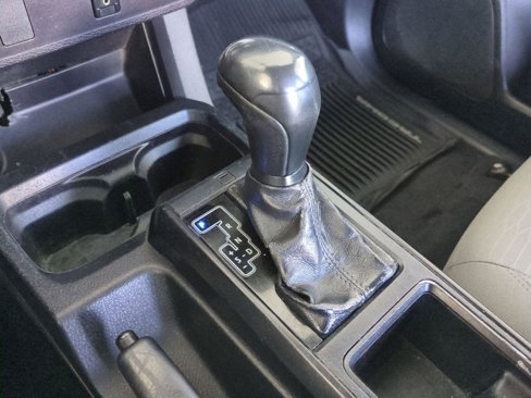 Used 2017 Toyota Tacoma SR image 7