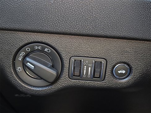 Used 2022 Dodge Charger SXT w/ Leather Interior Group image 24